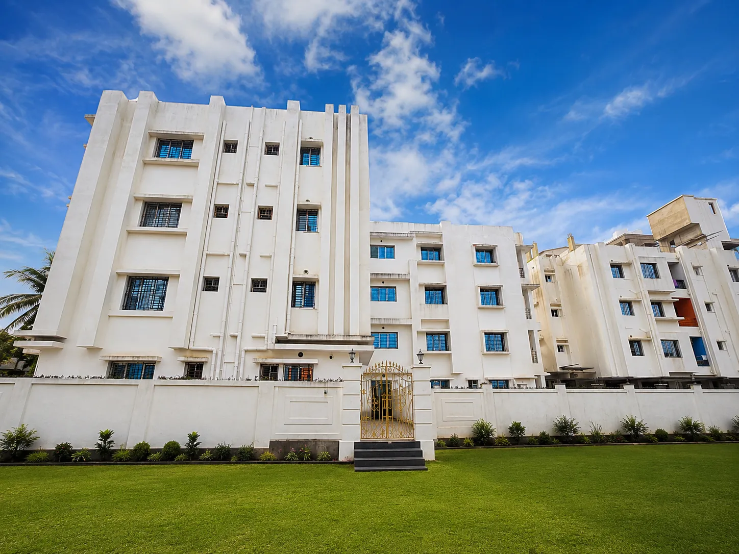 exterior view 2